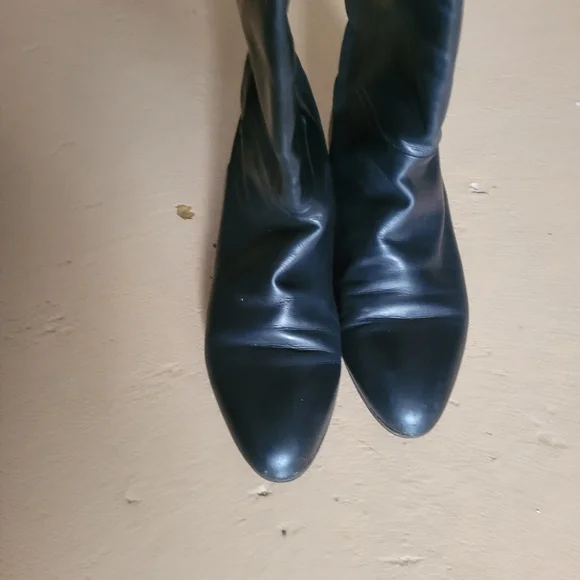 Boots - Picture 3 of 4